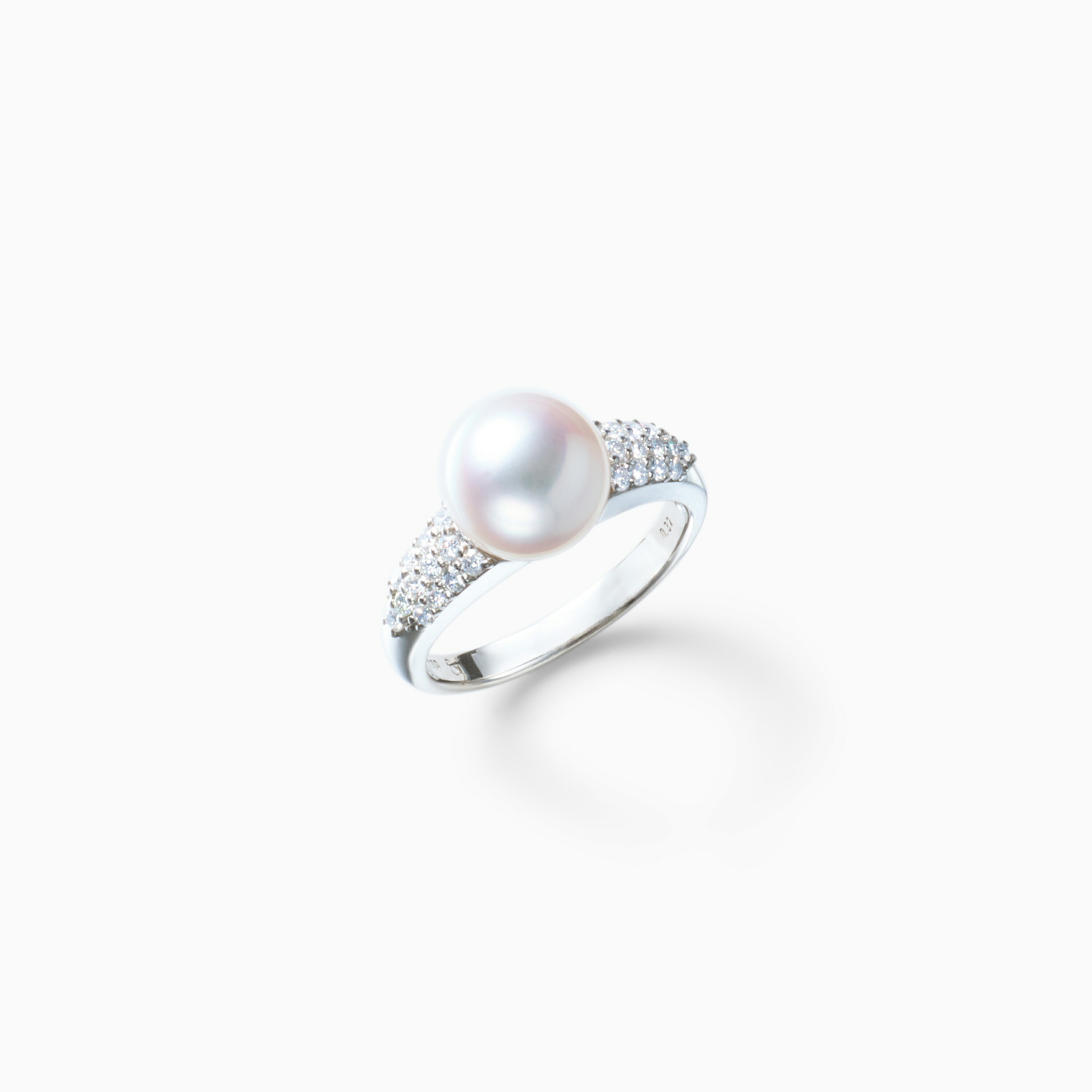 《真珠大卸からの直販》■テリ評価100点満点・最高評価の美しさと希少性を追求した9mmUP・重厚なリングデザイン■越物花珠真珠PT900製リング[純白ホワイト系ピンクグリーン]9.0mmUP【送料無料】