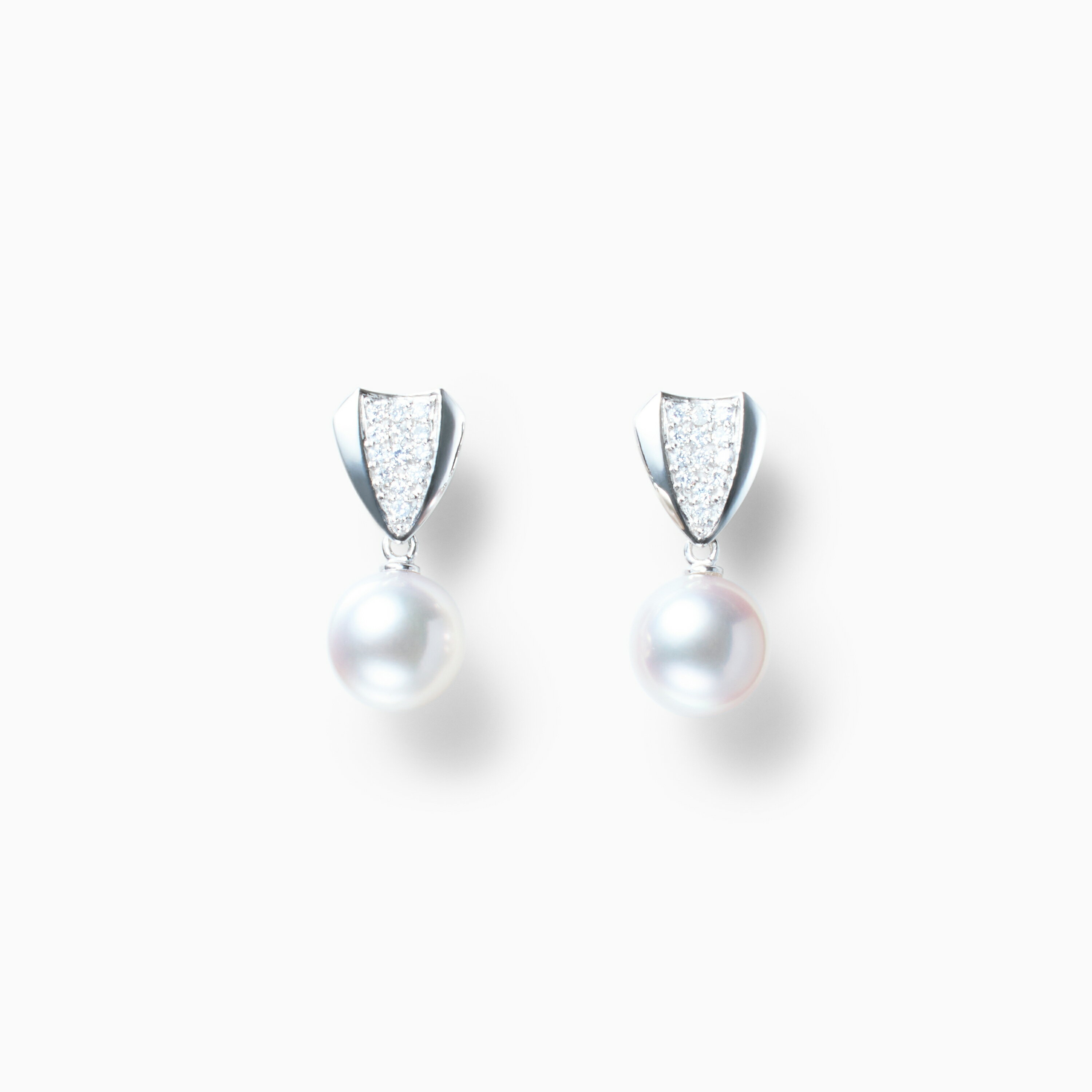 Rakuten - 《真珠大卸からの直販》■テリ評価95点・K18WG・0.22ct■越物花珠真珠9mmUPピアス[純白ホワイト系グリーンピンク] 9.0mmUP【送料無料】