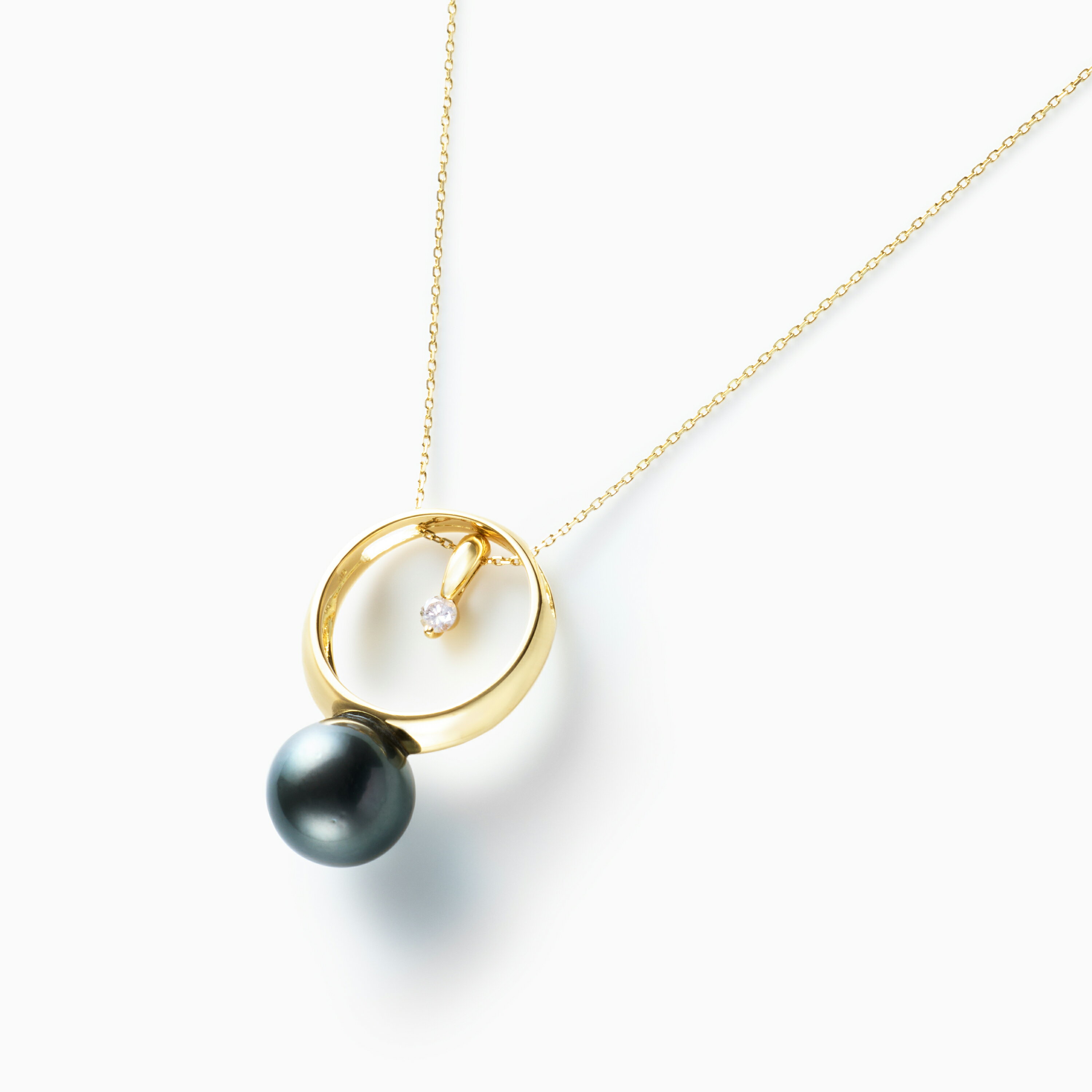 Rakuten - 《真珠大卸からの直販》■高品質なテリと深みのあるダークグリーン系■黒蝶真珠ペンダント11.0mmUP / K18YG製 0.10ct【送料無料】