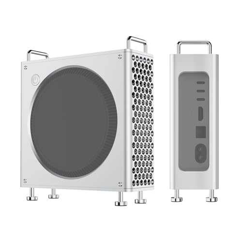 Ulanzi QT01 Mac mini M4用/M4 Pro 用シャーシ ケース 縦型コンピュータケース 保護防塵ブラケット 収納スタンド アルミニウム製 ミニスタンド DIY PC パーツ 省スペース 多機能 安定感 滑り止め 携帯に便利 Mac Mini M4用/M4 Pro用アクセサリー・1:1 精密ポート位置Mac Mini専用設計により、本体左側の全てのポート孔位置を完全開放。接続作業時のスムーズな配線が実現されます。高摩擦力シリコングリップパッドを搭載し、卓上での安定した設置をサポート。振動やスライド防止効果により、長時間使用でも安心です。アルミニウム製エルゴノミックグリップを標準装備。優れた握り心地と適度な重量バランスで、移動時の操作性を向上させます。・アルミニウムケースデザインは機械的なメタル感があり、ミニ Pro のようになります。外部は硬質のアルミニウムで、ぶつけや擦れに強く、日常使用に耐えます。内部には柔らかいポーラスフォームがあり、機器を保護し、持ち運びも安心です。縦置き式のデザインで、電源やポート操作が手元で簡単にできます。卓上スペースを有効活用し、作業環境を整え、作業効率を高めます。・簡単な取り付けネジ止めによる取り付け方法で、一歩で完了。隙間なく締め付けることで、より強固な固定が可能です。サイドパネルは 3D 立体グリッド構造を採用し、磁石式の着脱機構により、迅速に吸着し、瞬時に取り付け・取り外しができます。一方の側の背面には透孔を設けたエアベントデザインを採用し、効率的な放熱性能を発揮します。もう一方の側のパネルは完全に密閉されており、自由に DIY が可能です。個性的なシールを貼り付けることで、様々なスタイルに変えることができます。・専用適応モデル2024 Mac Mini M4専用 / M4 Pro専用に設計されており、デバイスに完璧にフィットし、正確な開口部が外観の質感を高めるだけでなく、機能の完全性を維持します。・品質問題商品の品質管理には万全を期しておりますが、万が一商品に何か問題がありましたら、ご遠慮なくお問い合わせください。速やかに対応致します。装置を設置した後は、使用する前に正しく設置されているか確認してください。ブランド: ウランジ(Ulanzi)メーカー: ulanzi