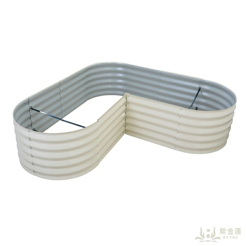カテゴリ 紫金蓮楽天市場へようこそ！ご愛顧いただきありがとうございます 商品特徴 ◎01 お庭やベランダの限られたスペースを、もっと有効に、もっと心地よく使えたら——そんな想いから生まれた、L字型ガーデンベッド。コーナー空間を無駄なく活かしながら、作業しやすい高さとたっぷりの土容量を両立。 ◎02【ちょうどいい高さ】約45cmの高さで、深さが必要な野菜も安定して育てられます。植え付けから収穫まで、スムーズに作業できる設計です。 ◎03 【大容量でしっかり育つ】たっぷりと土を入れられる大容量設計で、野菜や草花の栽培に最適です。トマトやナスなどの野菜からハーブ・花まで、幅広いガーデニングに対応できます。 ◎04【L字型でスペースを無駄なく活用】コーナーにぴったりフィットするL字設計で、デッドスペースになりがちな場所も、無駄なく有効活用できます。内側からも手が届きやすく、水やりや日々の作業もスムーズです。 ◎04【排水性に優れた底部オープン設計】底がオープン構造で、水はけがよく、雨や水やり後も余分な水分がたまりにくい設計。地面とつながることで根が広がりやすく、より自然に近い環境で育てられます。 ◎05【耐久性アップ】本体には波形構造を採用し、フラット構造に比べて高い強度を実現。さらに耐候性に優れた素材を使用し、紫外線や雨風による劣化を抑えます。 商品仕様 素材：スチール ガーデン＆アウトドア>>ガーデン用品>>ガーデンポット・プランター メインカラー：ホワイト パッケージ1サイズ：64*59*17cm、1個、13.7kg 注意事項 ※当店はいま配送日時指定対応できません。設置しても対応しませんので、予めご了承ください。 ※使用時の破損や事故等につきましては責任を負いかねます。 ※海外輸入製品のため、箱が潰れる可能性がありますが、お気になる方はご注意ください。 ※ラッピングは対応しておりません。 ※予告なく仕様変更になる場合がございます。 ※日本語表記はございません。パッケージ言語は中国語もしくは英語です。 ※使用時の破損や事故等につきましては責任を負いかねます。 ※輸入品の為、輸送の際に生じるキズ・汚れ・箱潰れがある場合がございますが新品です。 ※サイズ・重量は、多少の誤差が生じる場合がございます。 ※あくまで画像はイメージですので、商品改良の為パッケージや一部仕様が少し変更になる場合もございます。 ※お使いのブラウザや設定により、画像と実際の商品との若干の色の違いが生じる場合がございます。 ※基本は全国一律発送無料と対応させていただきますが、沖縄・へお届けの場合は2000円の送料をご請求させていただきます。 ※こちらの対応と商品について何かご不満がありましたら、「悪い評価」を付ける前に一度当方とご連絡ください。出品者の誠意を持って最後まで対応いたします。 ※商品の輸送時間が長いため、発送していた際に外装の破損や輸送の途中に付いた小さなキズによる返品はお受付しかねます。 ※PC/携帯端末の画面仕様や、環境照明等により実際の商品と色合いや質感が異なる場合がございます。 品質保証 ※出品する商品は全て新品未使用です。 ※販売している商品は全て新品未使用です、倉庫から出荷前に商品検査必要ですので、商品箱を開封する場合もございます、予めご了承くださいいませ。 ※初期不良の場合は到着後1週間以内にご連絡ください。 ※初期不良の場合は写真やビデオをご提供下さい、確認後無料で新品交換もしくは御返金致しますのでご連絡下さい。 ※写真やビデオをご提供出来ない場合は技術者と確認できません、返品返金対応出来ない可能性が御座います、予めご了承ください。 関連キーワード（本商品の説明ではありません） レイズドベッド ガーデンベッド 168*168*76*45cm コーナーを無駄なく活用 腐らない 庭 野菜 プランター 果物栽培用 ガーデンフレーム おしゃれ 組立簡単 ガーデンボックス 屋外 家庭菜園 DIY 野菜 植物 花 花園 家庭用