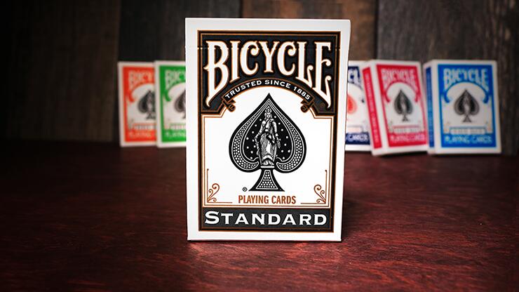 商品説明 商品名 バイスクル　BICYCLE　トランプ　プレイングカード　 スタンダード　黒　STANDARD BLACK 　Bicycle Playing Cards　米国製　日時指定不可 仕様 カードサイズ：88×63mm（ポーカーサイズ） 素材／材質 材質：紙（エアクッションフィニッシュ） ご注意事項 モニターの発色の具合によって実際のものと色が異なる場合がございます。ご了承ください。 その他 米国製。