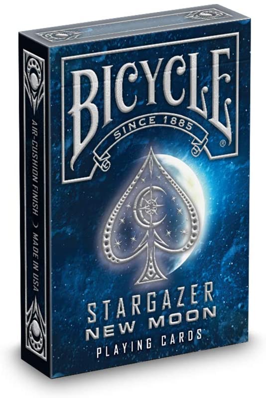 商品説明 商品名 バイスクル　BICYCLE　トランプ　プレイングカード　 スターゲイザー　Bicycle Stargazer New Moon Playing Cards 仕様 カードサイズ：88×63mm（ポーカーサイズ） 素材／材質 ...