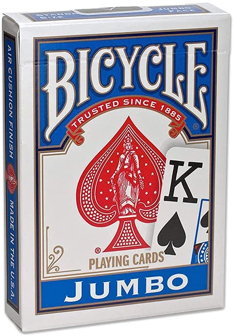 商品説明 商品名 バイスクル　BICYCLE　トランプ　プレイングカード　 ジャンボインデックス　青　JUMBO INDEX BLUE 　Bicycle Playing Cards　米国製　日時指定不可 仕様 カードサイズ：88×63mm（ポーカーサイズ） 素材／材質 材質：紙（エアクッションフィニッシュ） ご注意事項 モニターの発色の具合によって実際のものと色が異なる場合がございます。ご了承ください。 その他 米国製。数字部分が大きく、見易いトランプです。