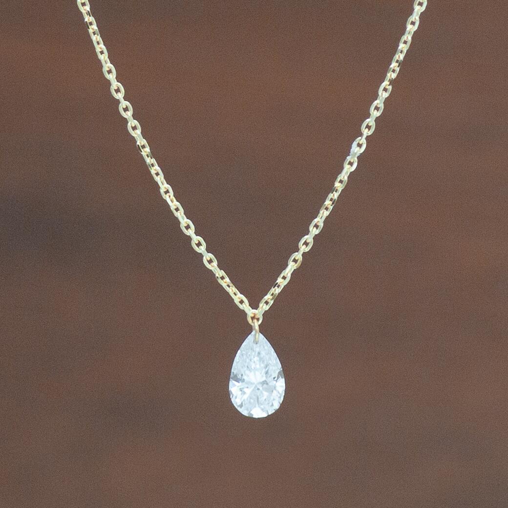 Rakuten - 【ALTRO アルトロ】Liorリオール ラボグロウンダイヤモンド K10 ペアシェイプ 0.3ct ネックレス レーザーホール 一粒ダイヤ 合成ダイヤモンド フレームレス 穴あき 10金 イエローゴールド K10YG ジュエリー 送料無料