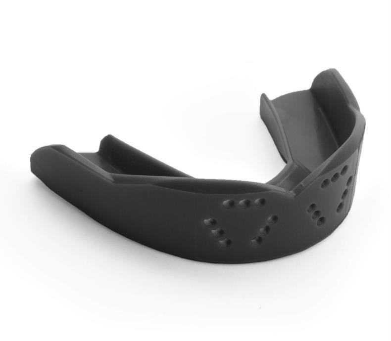 スポーツマウスピース　SISU 3D MouthGuard　米国製　立体型　シス　マウスガード　5色　M　カスタムフィット　大人用　サッカー　野球　スケートボード　バスケットボール　スキー　スノーボード　ボクシング　格闘技　柔道　空手道　キックボクシング