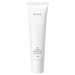 商品説明 商品名 RMK UVフェイスプロテクターアドバンスド(SPF50+/PA++++) 60g カテゴリー 日焼け止め 商品詳細 RMK最高峰のUVカット力で肌をしっかり保護する水分を含んだジェルクリーム。 紫外線、汗や乾燥から肌を守り、スキンケア成分も配合。 日常使いはもちろん、レジャーやスポーツ等、日焼けを予防しながらスキンケアしたい方に。 SPF50+/PA++++ ※沖縄、離島(送料無料商品でも)送料別途加算します。 ※あす楽は宅配便の配送のみ対応します。 ※キャンセルの際は手数料500円が必要です。 ※メール便(定形外郵便)は追跡番号がありません。 ※メール便(定形外郵便)は発送後、お届けまで3〜10営業日かかる場合があります。 ※メール便(定形外郵便)のお届け日数・梱包が不安なお客様は、必ず「配送方法を宅配便に変更（追加送料300円）」の商品を一緒にお買い求めください。 ※郵便局の土日・祝日配達が休止のため、当日出荷でもメール便(定形外郵便)は届くまで時間がかかります。 ※サイズ・重さの規制により、メール便(定形外郵便)は軽量緩衝材付き封筒での簡易梱包となります。 ※同一商品大量購入の場合キャンセルする場合があります。 ※お客様都合のキャンセルには手数料500円が発生します。 メーカー名 RMK 区分 化粧品 原産地 日本産 広告文責 SK TOWN TEL06-4400-2325