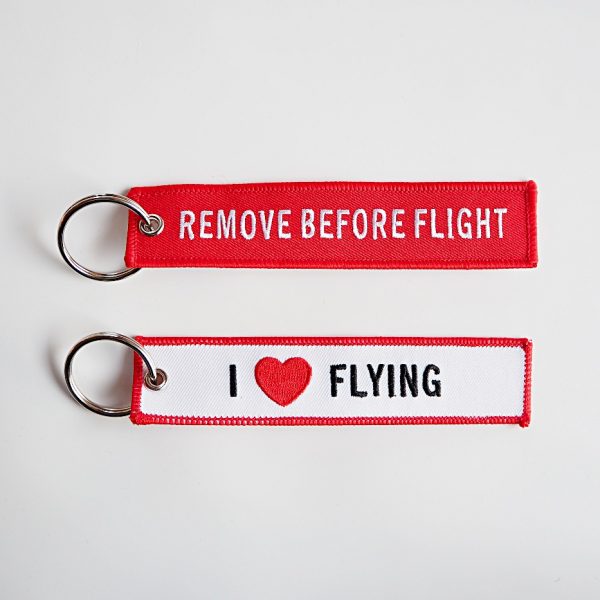 フライトタグ クルータグ 赤 I love Flying Remove Before Flight 旅行用品 旅行グッズ 飛行機グッズ 航空雑貨 エアライン雑貨 刺繍タグ