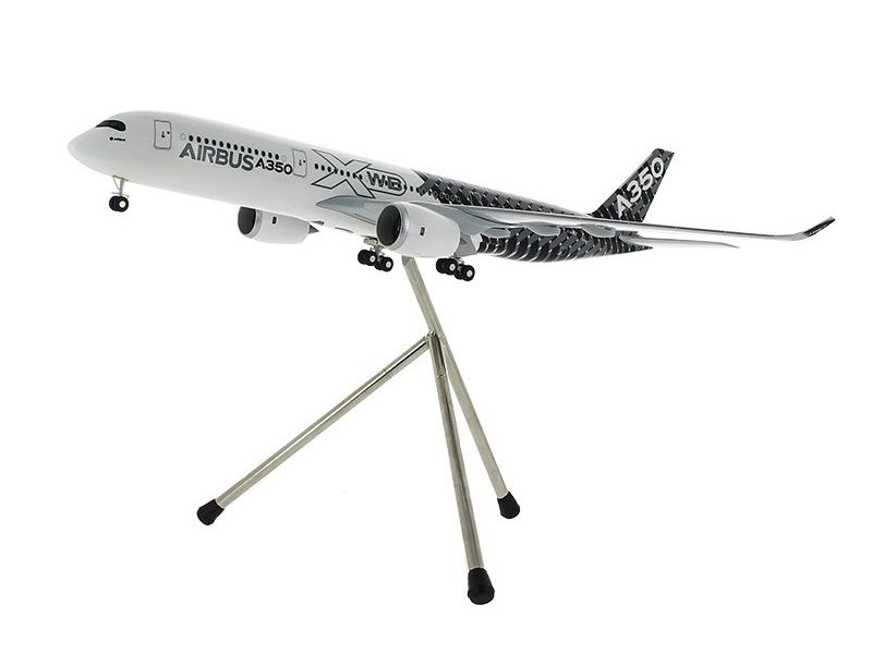 Airbus A350 XWB carbon livery 1/200 model エアバス 飛行機 プラスチック モデル