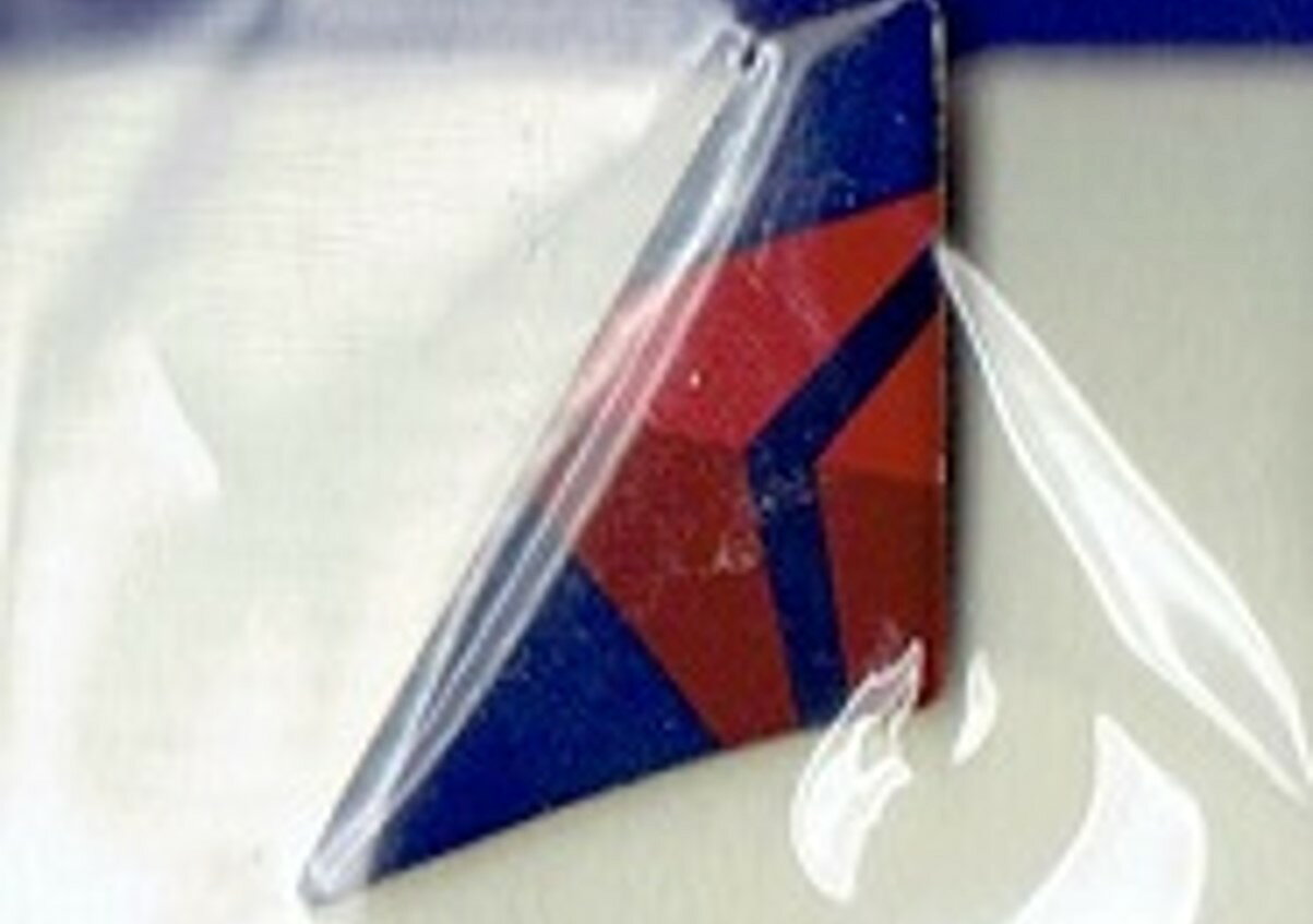 (5月)エメラルドグラス カエルとスイレン チェーン シルバーラペルピン 誕生石