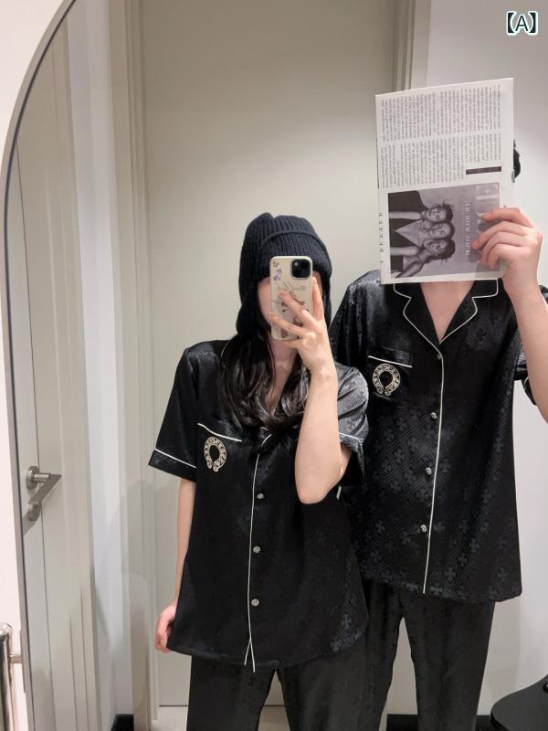 春の 夏の 新型の軽 豪華で 高貴な 氷雪の 糸の 高級 感の カップルの パジャマの 男性の 女性の シンプルな 家庭 服は 寝ます。製品カテゴリー: スーツ生地名: アイスシルクスタイル: スーツ,豪華で高貴な主な生地構成: ポリエステル繊維（ポリエステル）厚さ: 薄い生地の厚さ（グラム重量）: 中程度 (181 ～ 200 グラム/平方メートル)襟のタイプ: ラペル袖丈: 七分袖パンツ丈: ズボン機能: カジュアル,通気性のある,眠る,ホーム,涼しい,快適な,屋外でも着用可能市場投入までの時間: 2025年春季節に合わせて: Summer該当するシナリオ: OUTDOOR,ホーム,ホテルの浴場,ウェディングフォトスタジオ色: クロウハート ショート ロング ブラック - メンズ,クロウハート ショート ロング ブラック - レディース,クロウハート ショート ロング ホワイト - メンズ,クロウハート ショート ロング ホワイト-レディースサイズ: 男性L47.5-60kg,男性XL60-77.5kg,男性XXL77.5-90kg,男性XXXL90-100kg,女性M40-50kg,女性L50-60kg,メス XL120-145,女性XXL72.5-77.5kgブランド: WENXINJIAORIGIN: TAIZHOU国境を越えた輸出に独占的に供給されるかどうか: はい主な生地成分の含有量: 95% (含む) ～ 100% (含まない)