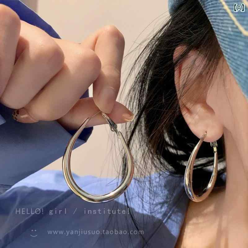 周囲の 顔に 合った 水滴 素 輪 イヤリング 女性の 贅沢な 高級 感 輪 耳飾り 冷たい 風が 耳輪を 誇張 して いる材料: 合金スタイル: ファッションOL商品番号: 00ブランド: 独立したブランド処理プロセス: 電気めっき出身地...