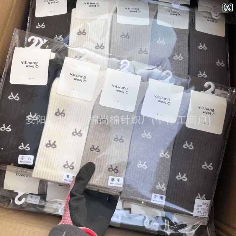 カシミヤの 靴下の 女性の 積み重ねの 靴下の 秋冬の 新型の 潮流の 高い 筒の双 針の ストライプの 学生の 高い ゴムの 筋の 中で 筒の 靴下(x20)