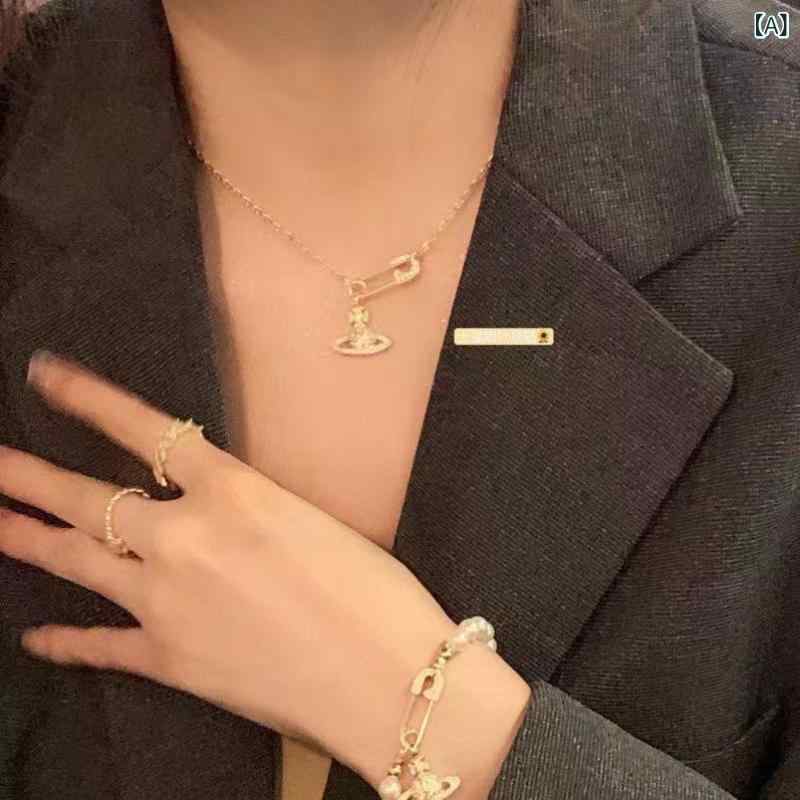乐天商城 - 土星の ピンの ネックレスの 女性の 潮の クールな ギャルの 欧 陽の 娜娜の 同型の 学生の insは 軽くて 豪華な 大衆の 高級な 色が 落ちません。
