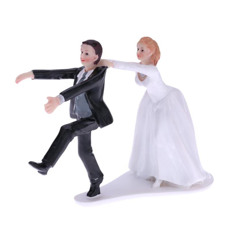 かわいいと面白い合成樹脂花嫁・新郎ウェディング ケーキ トッパー ロマンチックな結婚式のパーティーの装飾置物工芸ギフト可愛らしいデザイン: 結婚式にふさわしいロマンチックなケーキトッパー樹脂製:丈夫で簡単に保存できます白いまたはアイボリー:純白のウェディングカラーにマッチ1個ずつ:ケーキの上に一つずつ飾ります結婚式用:新婚夫婦の幸せな記念に