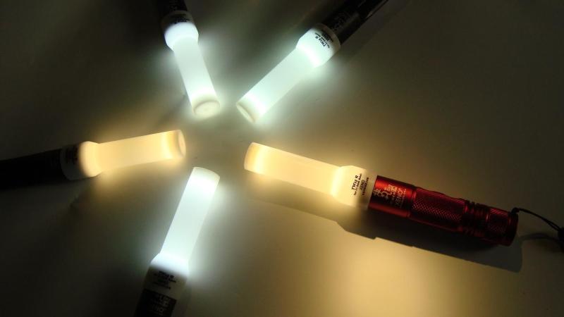 XENO TW15 LED 懐中電灯 トラフィ...の紹介画像2