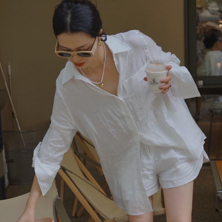 フランスの レ トロな 日焼け 止め 白い ロング シャツ + スポーツウエストパンツセット