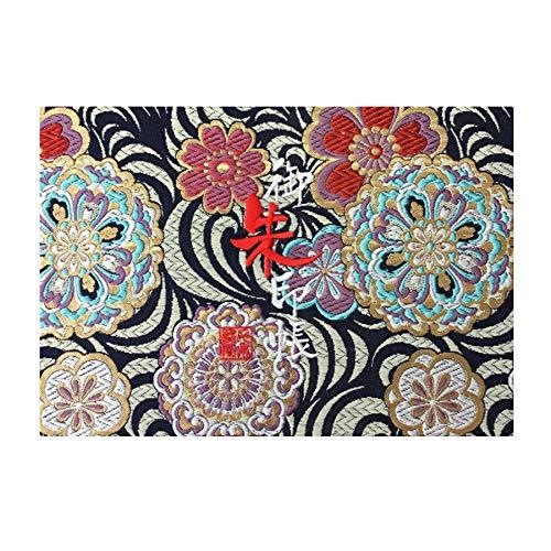 千糸繍院 御朱印帳WM【黒斑花紋】西陣織 金襴装丁/刺繍文字 蛇腹式48ページ 見開き中判高価な西陣織の金襴生地で装丁した全48ページの蛇腹式の見開き中判サイズの御朱印帳です。表紙の「御朱印帳」文字はカッコイイ筆文字書体を刺繍で仕上げていますので、文字に立体感があります。本文（ご朱印ページ）は、レギュラータイプの上質で厚みのある白色奉書紙もしくは当店が御朱印帳専用に抄いたオリジナルで、白色奉書紙より更に厚みがあり墨書きに最適で裏写りの少ない生成りの特選奉書紙の2種ございます。手漉きの和紙でお包みしています。サイズ：約23.2cm×16.2cm×1.7cm／ご朱印スペース：全48ページ（表紙の裏の貼り付けたページを含みます。）