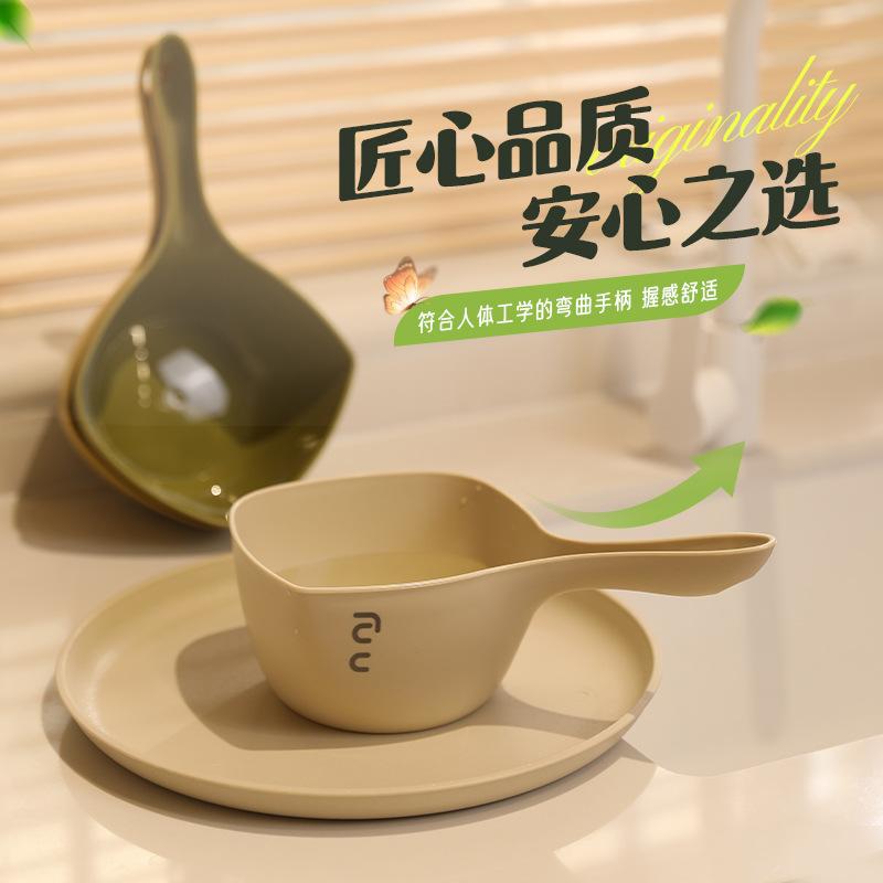 水 瓢箪の 大きい サイズの 長い 柄を 厚く して 野菜の 水を 注いで 台所を すくって 落としても 悪い 顔の 瓢箪は 家庭 用 プラスチックの 水 匙を かける ことが できます。