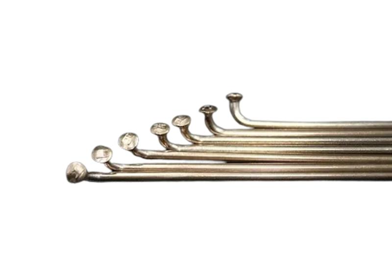 HOSHI SPOKES(ホシスポーク) WS-ST ウイングスターステンレススポーク #14×300mm 36本入 ゴールド 真鍮ニップル付(#14)製品画像は参考例としてご覧いたダくもので、実際の製品とは色やデザインが異なることがございます。表示される色についても、お使いのモニター設定や光の条件により、実物とは見え方が変わることがあります。また、メーカーの都合により、製品の仕様や重量が生産の過程や改良に伴い変更される可能性がありますので、予めご了承くダさい。