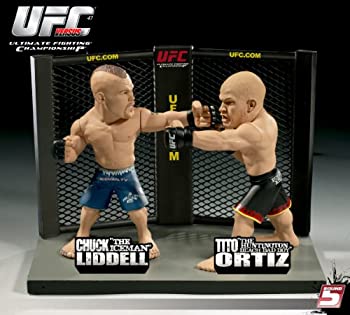 【中古】【輸入品・未使用】UFC Ultimate Collector フィギュア　チャック・リデル VS ティト・オーティズ