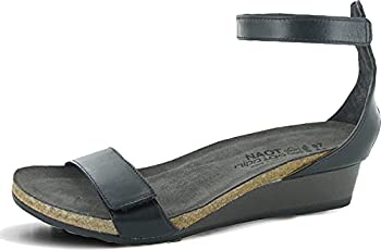 【中古】【輸入品・未使用】NAOT Footwear レディース マーメイド ウェッジ US サイズ: 10【メーカー名】Naot Footwear【メーカー型番】5044-B08-410【ブランド名】Naot【商品説明】NAOT Footwear レディース マーメイド ウェッジ US サイズ: 10当店では初期不良に限り、商品到着から7日間は返品を 受付けております。こちらは海外販売用に買取り致しました未使用品です。買取り致しました為、中古扱いとしております。他モールとの併売品の為、完売の際はご連絡致しますのでご了承下さい。速やかにご返金させて頂きます。ご注文からお届けまで1、ご注文⇒ご注文は24時間受け付けております。2、注文確認⇒ご注文後、当店から注文確認メールを送信します。3、配送⇒当店海外倉庫から取り寄せの場合は10〜30日程度でのお届けとなります。国内到着後、発送の際に通知にてご連絡致します。国内倉庫からの場合は3〜7日でのお届けとなります。　※離島、北海道、九州、沖縄は遅れる場合がございます。予めご了承下さい。お電話でのお問合せは少人数で運営の為受け付けておりませんので、メールにてお問合せお願い致します。営業時間　月〜金　10:00〜17:00お客様都合によるご注文後のキャンセル・返品はお受けしておりませんのでご了承下さい。