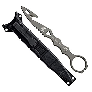 【中古】【輸入品・未使用】Benchmade - SOCP レスキューツール 179 N/A ブラック【メーカー名】Webyshops【メーカー型番】179GRY【ブランド名】Benchmade【商品説明】Benchmade - SOCP レスキューツール 179 N/A ブラック当店では初期不良に限り、商品到着から7日間は返品を 受付けております。こちらは海外販売用に買取り致しました未使用品です。買取り致しました為、中古扱いとしております。他モールとの併売品の為、完売の際はご連絡致しますのでご了承下さい。速やかにご返金させて頂きます。ご注文からお届けまで1、ご注文⇒ご注文は24時間受け付けております。2、注文確認⇒ご注文後、当店から注文確認メールを送信します。3、配送⇒当店海外倉庫から取り寄せの場合は10〜30日程度でのお届けとなります。国内到着後、発送の際に通知にてご連絡致します。国内倉庫からの場合は3〜7日でのお届けとなります。　※離島、北海道、九州、沖縄は遅れる場合がございます。予めご了承下さい。お電話でのお問合せは少人数で運営の為受け付けておりませんので、メールにてお問合せお願い致します。営業時間　月〜金　10:00〜17:00お客様都合によるご注文後のキャンセル・返品はお受けしておりませんのでご了承下さい。