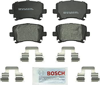 Bosch BP1108 QuietCast プレミアム セミメタリック ディスクブレーキパッド 対応車種: Audi A3、A4、A6、TT、Quattro; フォルクスワーゲン: CC