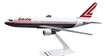 楽天スカイマーケットプラス【中古】【輸入品・未使用】Lauda Air （OC） 767-300 Aeroplane Miniature Model Plastic Snap-Fit 1:200 Part ABO-76730H-003