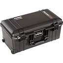 【中古】【輸入品・未使用】PELICAN(ペリカン) 1556 エアケース フォーム付き プレスアンドプルラッチ ブラック 34L [015560-0000-1...