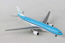 【中古】【輸入品・未使用】GeminiJets GJKLM1874 1:400 KLM エアバス A330-200 飛行機モデル【メーカー名】GeminiJets【メーカー型番】【ブランド名】Gemini Jets【商品説明】GeminiJets GJKLM1874 1:400 KLM エアバス A330-200 飛行機モデル当店では初期不良に限り、商品到着から7日間は返品を 受付けております。こちらは海外販売用に買取り致しました未使用品です。買取り致しました為、中古扱いとしております。他モールとの併売品の為、完売の際はご連絡致しますのでご了承下さい。速やかにご返金させて頂きます。ご注文からお届けまで1、ご注文⇒ご注文は24時間受け付けております。2、注文確認⇒ご注文後、当店から注文確認メールを送信します。3、配送⇒当店海外倉庫から取り寄せの場合は10〜30日程度でのお届けとなります。国内到着後、発送の際に通知にてご連絡致します。国内倉庫からの場合は3〜7日でのお届けとなります。　※離島、北海道、九州、沖縄は遅れる場合がございます。予めご了承下さい。お電話でのお問合せは少人数で運営の為受け付けておりませんので、メールにてお問合せお願い致します。営業時間　月〜金　10:00〜17:00お客様都合によるご注文後のキャンセル・返品はお受けしておりませんのでご了承下さい。