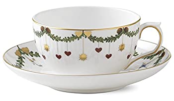 【中古】【輸入品・未使用】Royal Copenhagen Star Fluted Christmas Tea Cup 32cl and Saucer