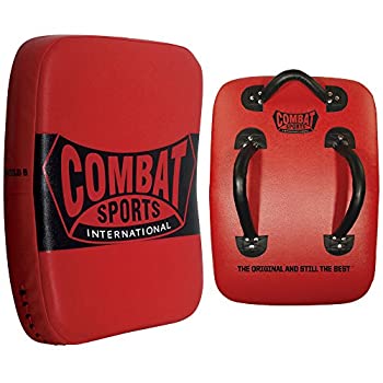 【中古】【輸入品・未使用】(UNITS) - Combat Sports Kickboxing Muay Thai MMA Training Kick Punch Strike Shield Big Pad【メーカー名】Combat Sports【メーカー型番】SHIELD 5【ブランド名】Combat Sports【商品説明】(UNITS) - Combat Sports Kickboxing Muay Thai MMA Training Kick Punch Strike Shield Big Pad当店では初期不良に限り、商品到着から7日間は返品を 受付けております。こちらは海外販売用に買取り致しました未使用品です。買取り致しました為、中古扱いとしております。他モールとの併売品の為、完売の際はご連絡致しますのでご了承下さい。速やかにご返金させて頂きます。ご注文からお届けまで1、ご注文⇒ご注文は24時間受け付けております。2、注文確認⇒ご注文後、当店から注文確認メールを送信します。3、配送⇒当店海外倉庫から取り寄せの場合は10〜30日程度でのお届けとなります。国内到着後、発送の際に通知にてご連絡致します。国内倉庫からの場合は3〜7日でのお届けとなります。　※離島、北海道、九州、沖縄は遅れる場合がございます。予めご了承下さい。お電話でのお問合せは少人数で運営の為受け付けておりませんので、メールにてお問合せお願い致します。営業時間　月〜金　10:00〜17:00お客様都合によるご注文後のキャンセル・返品はお受けしておりませんのでご了承下さい。