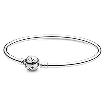 【中古】【輸入品・未使用】PANDORA スターリングシルバー バングル ビーズクラスプ付き 7.5インチ【メーカー名】PANDORA【メーカー型番】590713-19【ブランド名】PANDORA【商品説明】PANDORA スターリングシルバー バングル ビーズクラスプ付き 7.5インチ当店では初期不良に限り、商品到着から7日間は返品を 受付けております。こちらは海外販売用に買取り致しました未使用品です。買取り致しました為、中古扱いとしております。他モールとの併売品の為、完売の際はご連絡致しますのでご了承下さい。速やかにご返金させて頂きます。ご注文からお届けまで1、ご注文⇒ご注文は24時間受け付けております。2、注文確認⇒ご注文後、当店から注文確認メールを送信します。3、配送⇒当店海外倉庫から取り寄せの場合は10〜30日程度でのお届けとなります。国内到着後、発送の際に通知にてご連絡致します。国内倉庫からの場合は3〜7日でのお届けとなります。　※離島、北海道、九州、沖縄は遅れる場合がございます。予めご了承下さい。お電話でのお問合せは少人数で運営の為受け付けておりませんので、メールにてお問合せお願い致します。営業時間　月〜金　10:00〜17:00お客様都合によるご注文後のキャンセル・返品はお受けしておりませんのでご了承下さい。