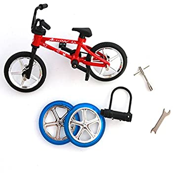 【中古】【輸入品・未使用】[色指定不可] FINGER BICYCLE バイク ミニ トイ 金属製 MULTI-COLOR キッズ GIFT スポーツ 並行輸入品【メーカー名】Apps Tradings【メーカー型番】【ブランド名】Apps Tradings【商品説明】[色指定不可] FINGER BICYCLE バイク ミニ トイ 金属製 MULTI-COLOR キッズ GIFT スポーツ 並行輸入品当店では初期不良に限り、商品到着から7日間は返品を 受付けております。こちらは海外販売用に買取り致しました未使用品です。買取り致しました為、中古扱いとしております。他モールとの併売品の為、完売の際はご連絡致しますのでご了承下さい。速やかにご返金させて頂きます。ご注文からお届けまで1、ご注文⇒ご注文は24時間受け付けております。2、注文確認⇒ご注文後、当店から注文確認メールを送信します。3、配送⇒当店海外倉庫から取り寄せの場合は10〜30日程度でのお届けとなります。国内到着後、発送の際に通知にてご連絡致します。国内倉庫からの場合は3〜7日でのお届けとなります。　※離島、北海道、九州、沖縄は遅れる場合がございます。予めご了承下さい。お電話でのお問合せは少人数で運営の為受け付けておりませんので、メールにてお問合せお願い致します。営業時間　月〜金　10:00〜17:00お客様都合によるご注文後のキャンセル・返品はお受けしておりませんのでご了承下さい。