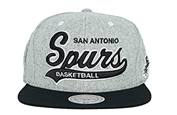 【中古】【輸入品・未使用】San Antonio Spurs Flat Bill Hat By Mitchell & Ness???Strap Back np60z