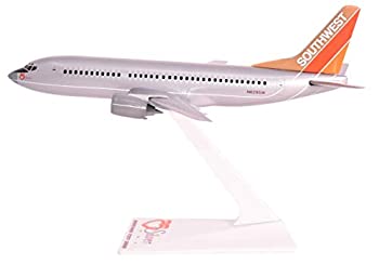 楽天スカイマーケットプラス【中古】【輸入品・未使用】Southwest Silver One 737-300 Aeroplane Miniature Model Plastic Snap Fit 1:200 Part ABO-73730H-201