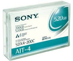 【中古】【輸入品・未使用】Sony SDX4-200C New AIT-4%カンマ% 246M%カンマ% Sony%カンマ% SDX4-200C Data Tape by Sony [並行輸入品]【メーカー名】【メーカー型番】SDX4-200C【ブランド名】ソニー(SONY)【商品説明】Sony SDX4-200C New AIT-4%カンマ% 246M%カンマ% Sony%カンマ% SDX4-200C Data Tape by Sony [並行輸入品]当店では初期不良に限り、商品到着から7日間は返品を 受付けております。こちらは海外販売用に買取り致しました未使用品です。買取り致しました為、中古扱いとしております。他モールとの併売品の為、完売の際はご連絡致しますのでご了承下さい。速やかにご返金させて頂きます。ご注文からお届けまで1、ご注文⇒ご注文は24時間受け付けております。2、注文確認⇒ご注文後、当店から注文確認メールを送信します。3、配送⇒当店海外倉庫から取り寄せの場合は10〜30日程度でのお届けとなります。国内到着後、発送の際に通知にてご連絡致します。国内倉庫からの場合は3〜7日でのお届けとなります。　※離島、北海道、九州、沖縄は遅れる場合がございます。予めご了承下さい。お電話でのお問合せは少人数で運営の為受け付けておりませんので、メールにてお問合せお願い致します。営業時間　月〜金　10:00〜17:00お客様都合によるご注文後のキャンセル・返品はお受けしておりませんのでご了承下さい。