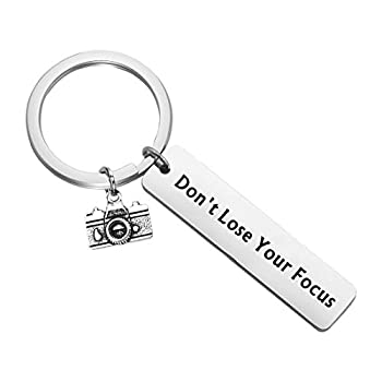 【中古】【輸入品・未使用】POTIY フォトグラファーギフト カメラ愛好家ジュエリー 集中力を失わないでください カメラチャームキーチェーン 写真愛好家向け