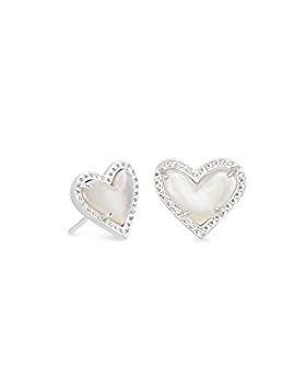 【中古】【輸入品・未使用】Kendra Scott Ari ハートゴールドスタッドイヤリング 玉虫色のドゥルージー【メーカー名】Kendra Scott【メーカー型番】【ブランド名】Kendra Scott【商品説明】Kendra Scott Ari ハートゴールドスタッドイヤリング 玉虫色のドゥルージー当店では初期不良に限り、商品到着から7日間は返品を 受付けております。こちらは海外販売用に買取り致しました未使用品です。買取り致しました為、中古扱いとしております。他モールとの併売品の為、完売の際はご連絡致しますのでご了承下さい。速やかにご返金させて頂きます。ご注文からお届けまで1、ご注文⇒ご注文は24時間受け付けております。2、注文確認⇒ご注文後、当店から注文確認メールを送信します。3、配送⇒当店海外倉庫から取り寄せの場合は10〜30日程度でのお届けとなります。国内到着後、発送の際に通知にてご連絡致します。国内倉庫からの場合は3〜7日でのお届けとなります。　※離島、北海道、九州、沖縄は遅れる場合がございます。予めご了承下さい。お電話でのお問合せは少人数で運営の為受け付けておりませんので、メールにてお問合せお願い致します。営業時間　月〜金　10:00〜17:00お客様都合によるご注文後のキャンセル・返品はお受けしておりませんのでご了承下さい。
