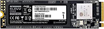 【中古】【輸入品・未使用】エッセンコアクレブ KLEVV SSD 1TB CRAS C710 M.2 Type2280 PCIe3×4 NVMe 3D TLC NAND Flash採用 メーカー保証5年 K01TBM2SP0-C71【メーカー名】エッセンコアクレブ(Essencore Klevv) 内蔵SSD 【メーカー型番】K01TBM2SP0-C71【ブランド名】エッセンコアクレブ(Essencore Klevv)【商品説明】エッセンコアクレブ KLEVV SSD 1TB CRAS C710 M.2 Type2280 PCIe3×4 NVMe 3D TLC NAND Flash採用 メーカー保証5年 K01TBM2SP0-C71当店では初期不良に限り、商品到着から7日間は返品を 受付けております。こちらは海外販売用に買取り致しました未使用品です。買取り致しました為、中古扱いとしております。他モールとの併売品の為、完売の際はご連絡致しますのでご了承下さい。速やかにご返金させて頂きます。ご注文からお届けまで1、ご注文⇒ご注文は24時間受け付けております。2、注文確認⇒ご注文後、当店から注文確認メールを送信します。3、配送⇒当店海外倉庫から取り寄せの場合は10〜30日程度でのお届けとなります。国内到着後、発送の際に通知にてご連絡致します。国内倉庫からの場合は3〜7日でのお届けとなります。　※離島、北海道、九州、沖縄は遅れる場合がございます。予めご了承下さい。お電話でのお問合せは少人数で運営の為受け付けておりませんので、メールにてお問合せお願い致します。営業時間　月〜金　10:00〜17:00お客様都合によるご注文後のキャンセル・返品はお受けしておりませんのでご了承下さい。