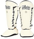 【中古】【輸入品・未使用】(Large, SP7 - White) - Fairtex Muay Thai Shin Guards SP3 SP5 SP6 SP7 Shin Protection for Muay Thai MMA K1【メーカー名】FAIRTEX レッグプロテクター 【メーカー型番】1302787300【ブランド名】FAIRTEX レッグプロテクター 【商品説明】(Large, SP7 - White) - Fairtex Muay Thai Shin Guards SP3 SP5 SP6 SP7 Shin Protection for Muay Thai MMA K1当店では初期不良に限り、商品到着から7日間は返品を 受付けております。こちらは海外販売用に買取り致しました未使用品です。買取り致しました為、中古扱いとしております。他モールとの併売品の為、完売の際はご連絡致しますのでご了承下さい。速やかにご返金させて頂きます。ご注文からお届けまで1、ご注文⇒ご注文は24時間受け付けております。2、注文確認⇒ご注文後、当店から注文確認メールを送信します。3、配送⇒当店海外倉庫から取り寄せの場合は10〜30日程度でのお届けとなります。国内到着後、発送の際に通知にてご連絡致します。国内倉庫からの場合は3〜7日でのお届けとなります。　※離島、北海道、九州、沖縄は遅れる場合がございます。予めご了承下さい。お電話でのお問合せは少人数で運営の為受け付けておりませんので、メールにてお問合せお願い致します。営業時間　月〜金　10:00〜17:00お客様都合によるご注文後のキャンセル・返品はお受けしておりませんのでご了承下さい。