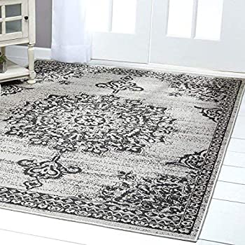 【中古】【輸入品・未使用】Home Dynamix Nicole Miller Patio Country Azalea Indoor/Outdoor Area Rug 5ft2 inchx7ft2 inch, Traditional Medallion Gray/Black 商品カテ