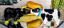 【中古】【輸入品・未使用】Ebros Farm Bovine Cattle Love Affair Kissing Bull And Cow 塩コショウシェイカ...