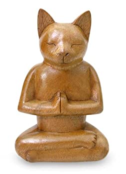 NOVICA ブラウンアニマルテーマ スーヤウッド彫刻 高さ6.5インチ 「深みのある瞑想の猫」