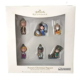 【中古】【輸入品・未使用】ホールマーク記念品PeanutsクリスマスPageantミニチュアコレクション: 6つのセット???2006