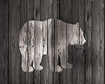 Buyartforless Lodge Bear on Black Wood by Claudia Schoen 24x16 グラフィックアートキャンバス、ブラウン