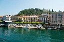 【中古】【輸入品 未使用】Buildings in a town at the waterfront Bellagio Lake Como Lombardy Italy Poster Print by Panoramic Images (36 x 24) 141［並行輸入］