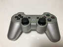 【中古】【良い】ワイヤレスコントローラ (DUALSHOCK3) サテン・シルバー【メーカー名】【メーカー型番】【ブランド名】ソニー・インタラクティブエンタテインメント【商品説明】ワイヤレスコントローラ (DUALSHOCK3) サテン・シルバー当店では初期不良に限り、商品到着から7日間は返品を 受付けております。お問い合わせ・メールにて不具合詳細をご連絡ください。他モールとの併売品の為、完売の際はキャンセルご連絡させて頂きます。中古品の商品タイトルに「限定」「初回」「保証」「DLコード」などの表記がありましても、特典・付属品・帯・保証等は付いておりません。電子辞書、コンパクトオーディオプレーヤー等のイヤホンは写真にありましても衛生上、基本お付けしておりません。※未使用品は除く品名に【import】【輸入】【北米】【海外】等の国内商品でないと把握できる表記商品について国内のDVDプレイヤー、ゲーム機で稼働しない場合がございます。予めご了承の上、購入ください。掲載と付属品が異なる場合は確認のご連絡をさせて頂きます。ご注文からお届けまで1、ご注文⇒ご注文は24時間受け付けております。2、注文確認⇒ご注文後、当店から注文確認メールを送信します。3、お届けまで3〜10営業日程度とお考えください。4、入金確認⇒前払い決済をご選択の場合、ご入金確認後、配送手配を致します。5、出荷⇒配送準備が整い次第、出荷致します。配送業者、追跡番号等の詳細をメール送信致します。6、到着⇒出荷後、1〜3日後に商品が到着します。　※離島、北海道、九州、沖縄は遅れる場合がございます。予めご了承下さい。お電話でのお問合せは少人数で運営の為受け付けておりませんので、お問い合わせ・メールにてお願い致します。営業時間　月〜金　11:00〜17:00★お客様都合によるご注文後のキャンセル・返品はお受けしておりませんのでご了承ください。0