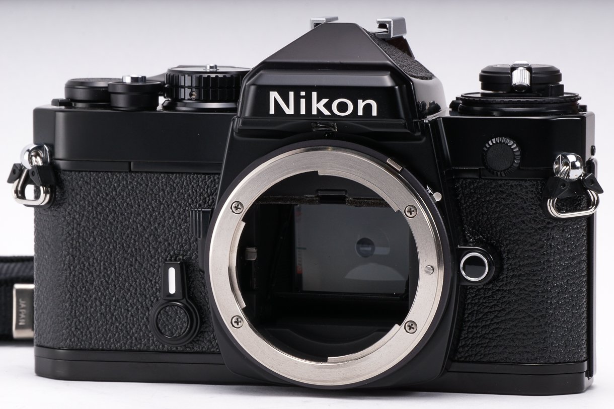 【中古】【非常に良い】nikon FE　ブラック(2.0)